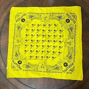 Bumble Bandana Preowned EUC